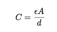 Для конденсатора с параллельными пластинами (как выше) емкость может быть рассчитана как:
